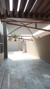 مظلات مواقف سيارات